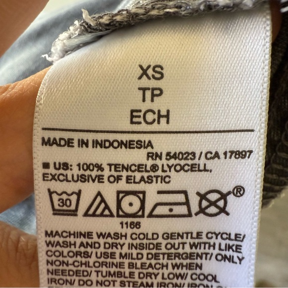 Old Navy Sleeveless Tie-Front Jumpsuit - Size XS - Picture 10 of 10